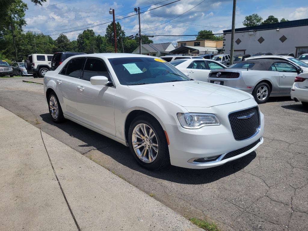 2018 Chrysler 300