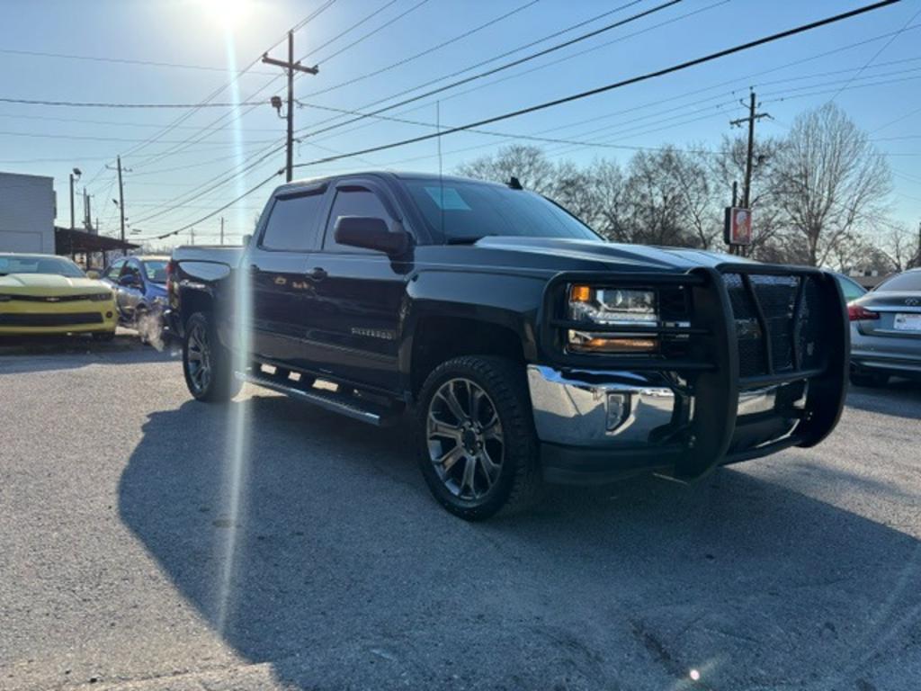 2017 Chevrolet Silverado 1500 LT Crew Cab Short Box's photo