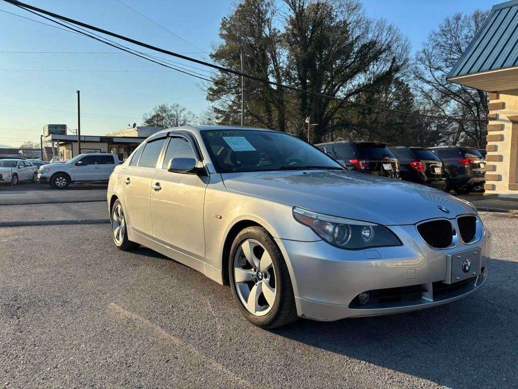 2004 BMW 5 Series 530i's photo